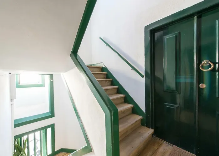 Апартаменты Cozy In Historic Center Лиссабон